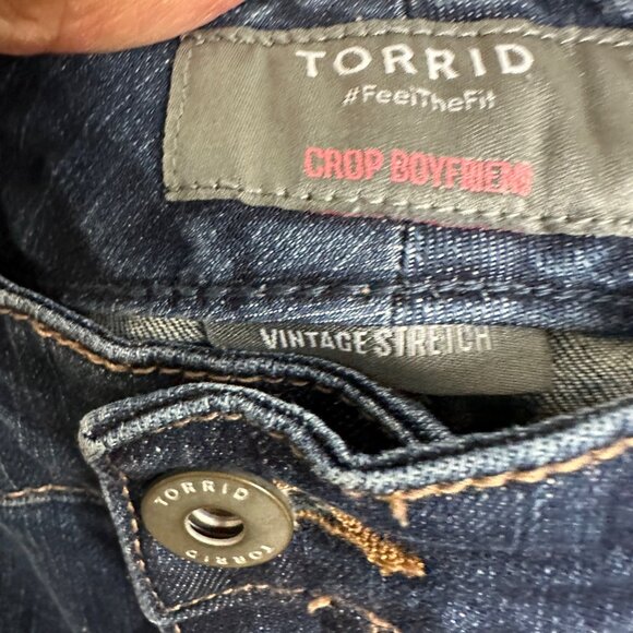 Torrid FeelTheFit Crop Boyfriend Vintage Stretch Jeans Size 20 - Picture 9 of 13